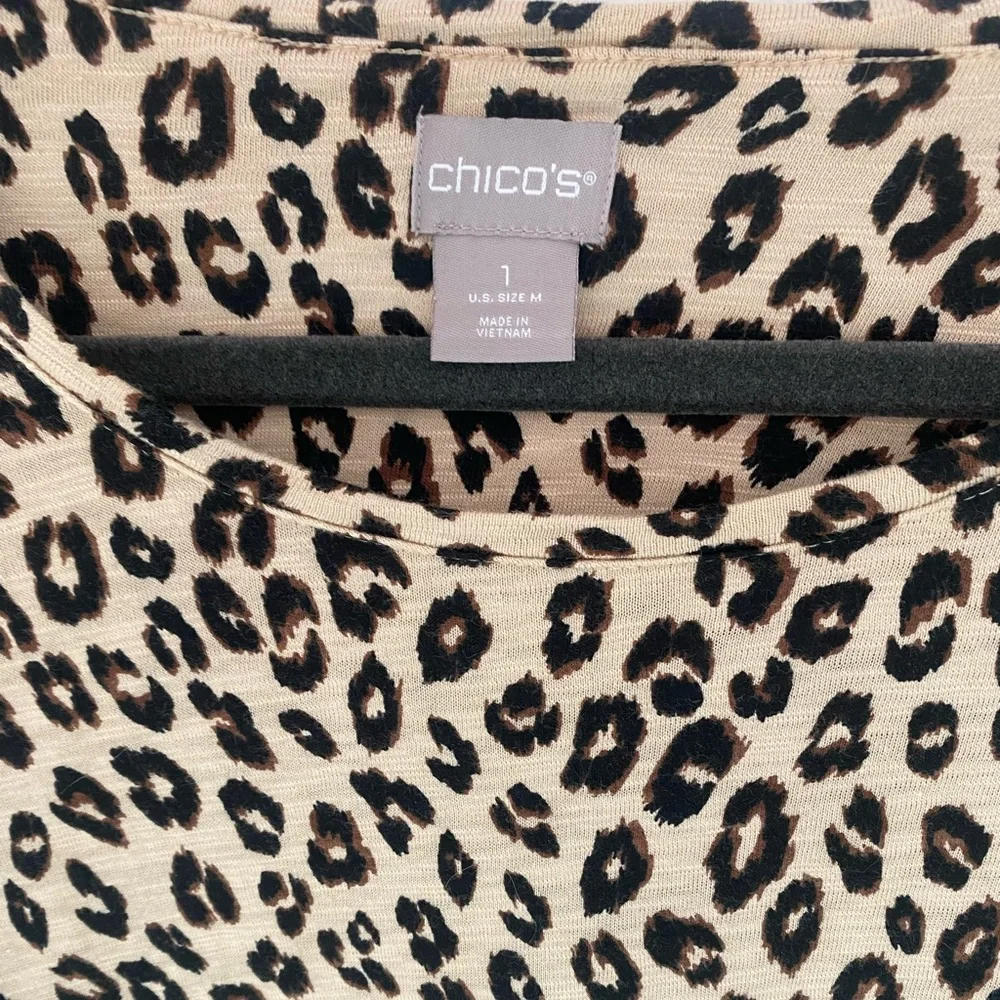 Chico’s Three Quarter Sleeve Animal Print With Gold Button Detail on Sleeves - Picture 4 of 6